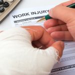 仕事中に交通事故に遭ったらどうすればいい？労災保険と自賠責の違いは？